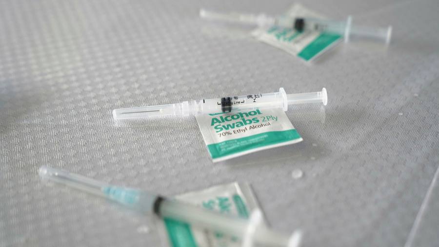 Último coronavirus: las autoridades chinas y sudafricanas confiscan vacunas Covid falsas