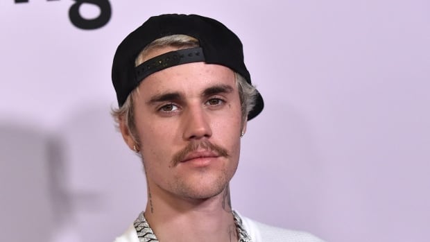 Los canadienses Justin Bieber, Caitranada obtuvieron primeras victorias en los Grammy
