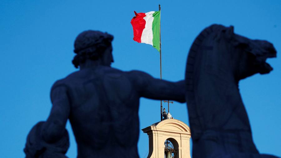 Italia está atrayendo a los inversores a un acuerdo de deuda a 50 años con precios cautelosos