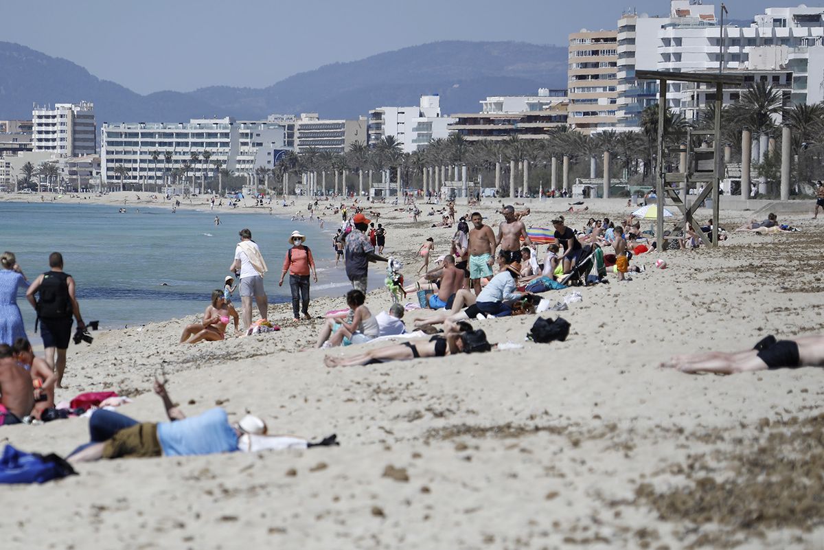 Los europeos encuestados reservan sus vacaciones mientras los británicos critican su turno