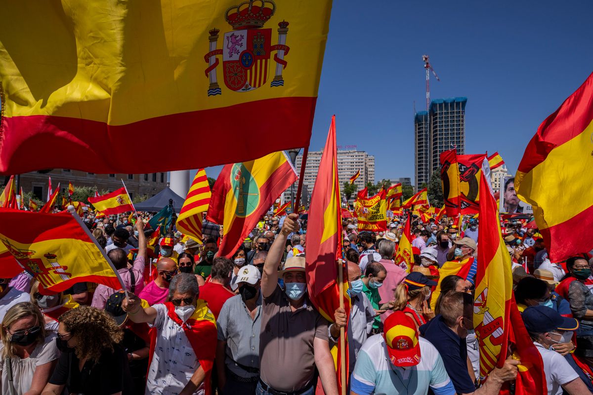 Grupos empresariales españoles ofrecen amnistía a los líderes independentistas catalanes encarcelados