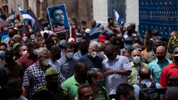 Activistas dicen que más de 100 están detenidos o desaparecidos en Cuba tras protestas generalizadas