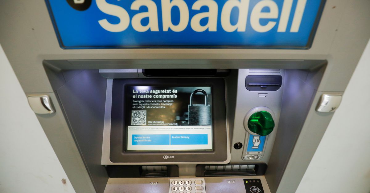 La española Sabadell rechaza una oferta de Co-operative Bank por su unidad británica TSB