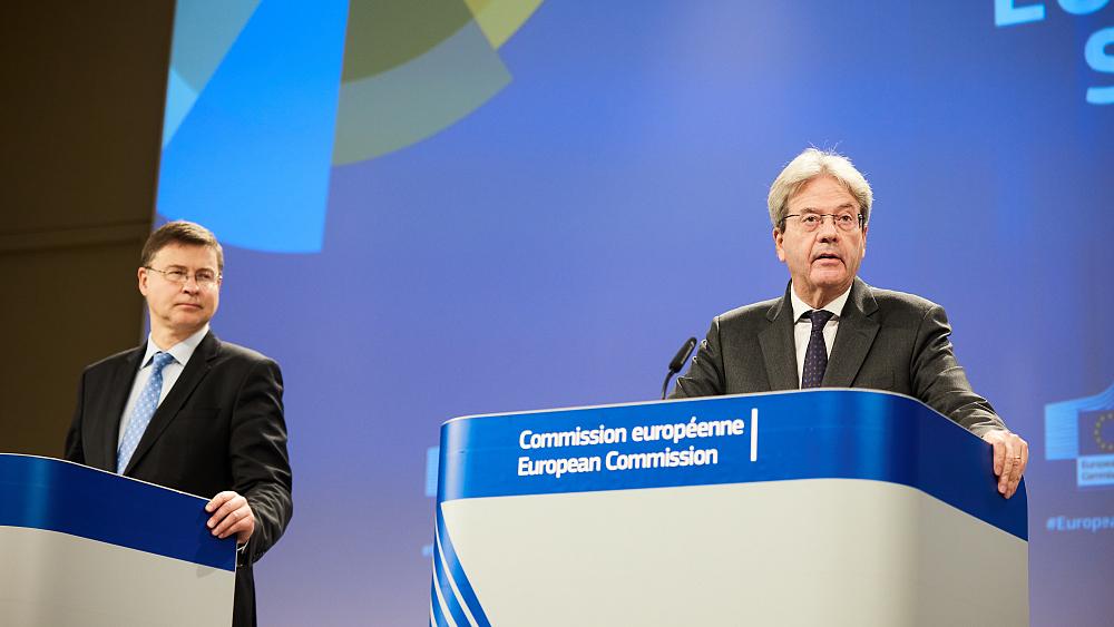 Bruselas insta a la cautela a pesar de las sólidas perspectivas de crecimiento económico