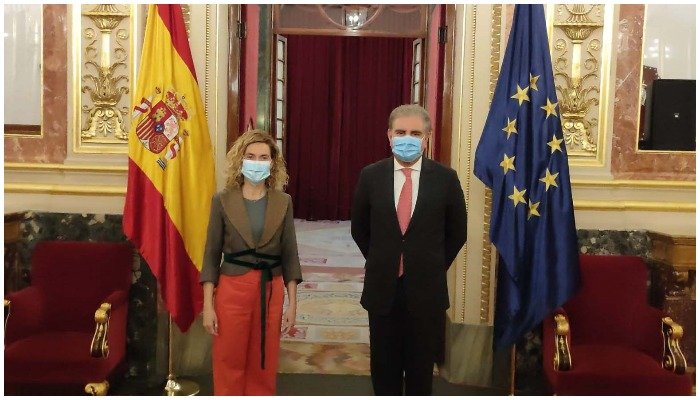 La Presidenta de la Cámara de Diputados de España, Sra. Merichel Bhatt, recibió al Ministro de Asuntos Exteriores Makhdoom Shah Mahmood Qureshi a su llegada al Parlamento español el 11 de enero de 2022. - PID