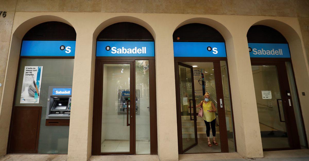 El Banco Sabadell de España obtiene beneficios en el cuarto trimestre