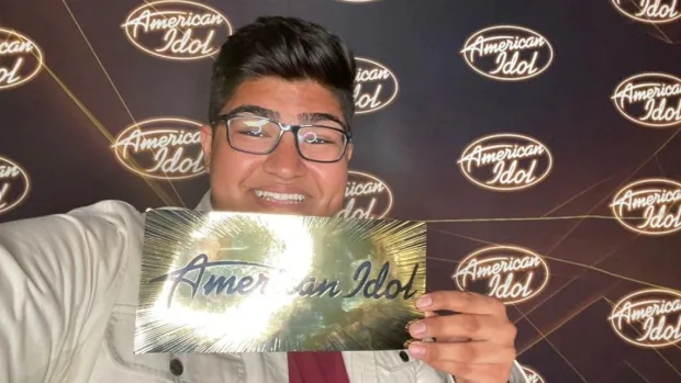 Adolescentes desde los 2 años antes de Cristo ganan un boleto dorado para American Idol