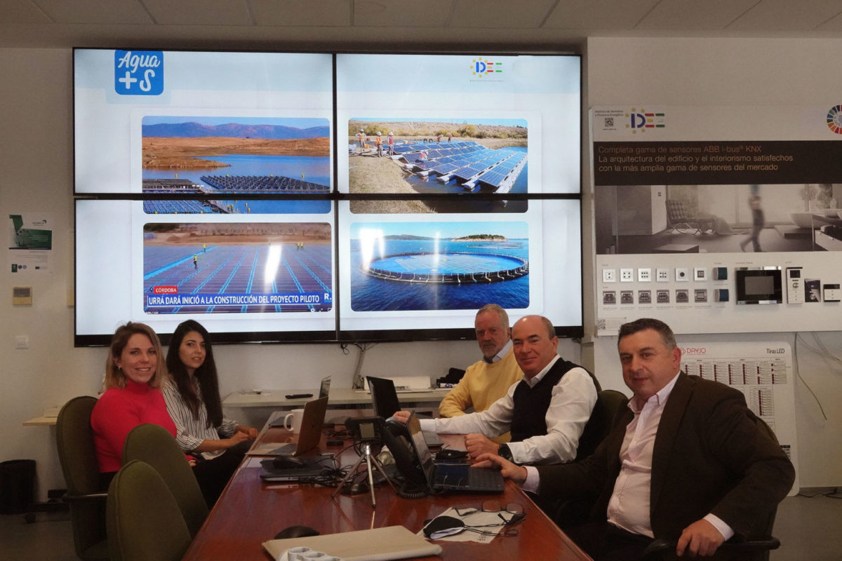 Desalinización de agua mediante energía solar fotovoltaica flotante en España - International PV Journal