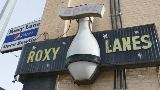 Los defensores del patrimonio temen que Roxy Lanes pueda enfrentar una bola de demolición después de ser vendido
