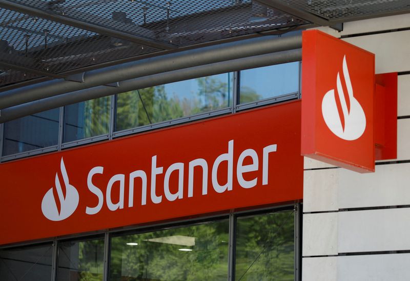 Santander reasigna costes del centro corporativo a las unidades de negocio |  Fuerza 790 KFGO