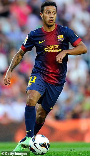 Thiago juega en el Barcelona