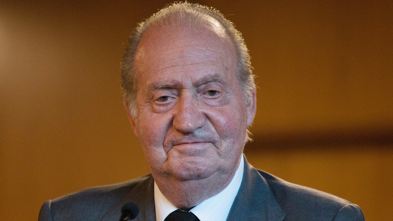El escandaloso ex rey de España Juan Carlos regresa tras dos años de exilio