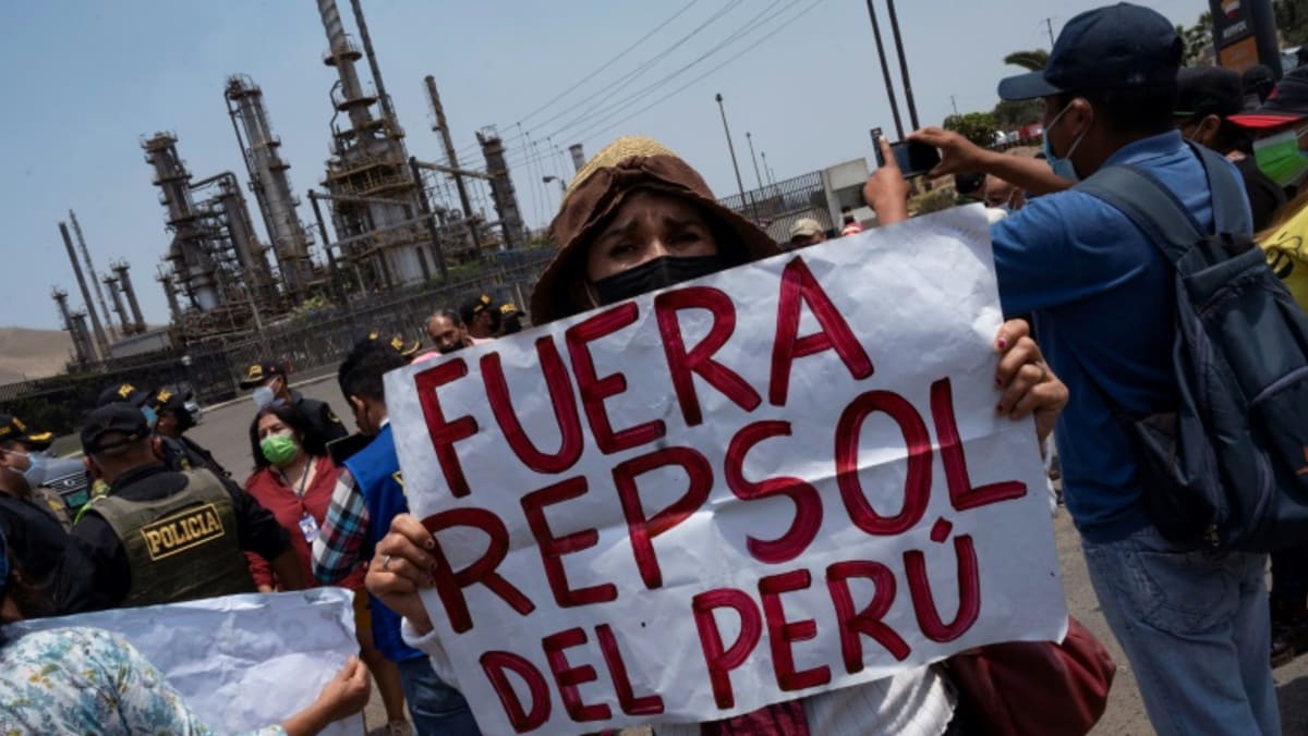 Perú demanda a la española Repsol por 4.500 millones de dólares por derrame de petróleo