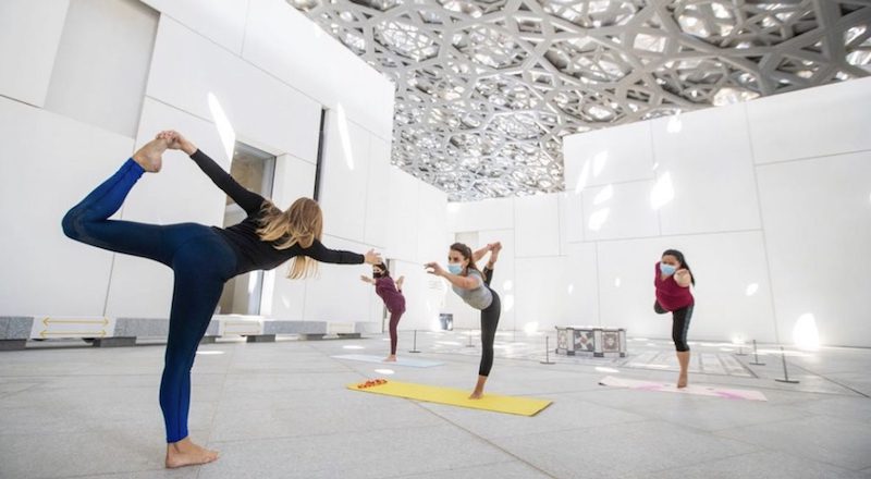Yoga en el Louvre Abu Dabi