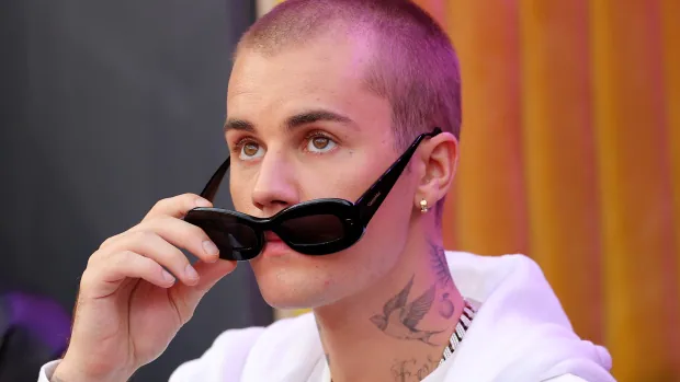 Bieber vs Ferrari y el poder del marketing de cuerdas de terciopelo