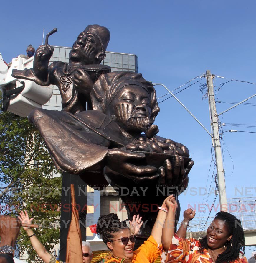 Un monumento africano en Puerto España en honor a la historia y la cultura