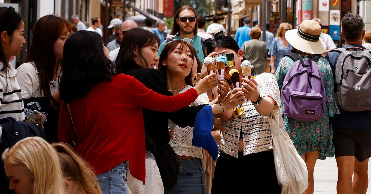 El turismo en España salta en abril, casi volviendo a los niveles previos a la pandemia
