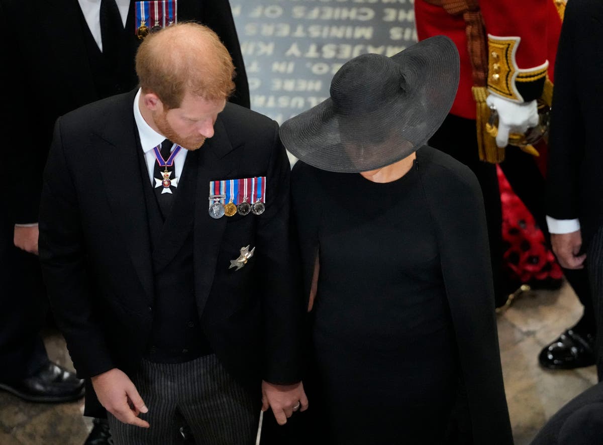 El gesto secreto del príncipe Harry a Meghan Markle fue revelado por su compañero de trabajo en el funeral