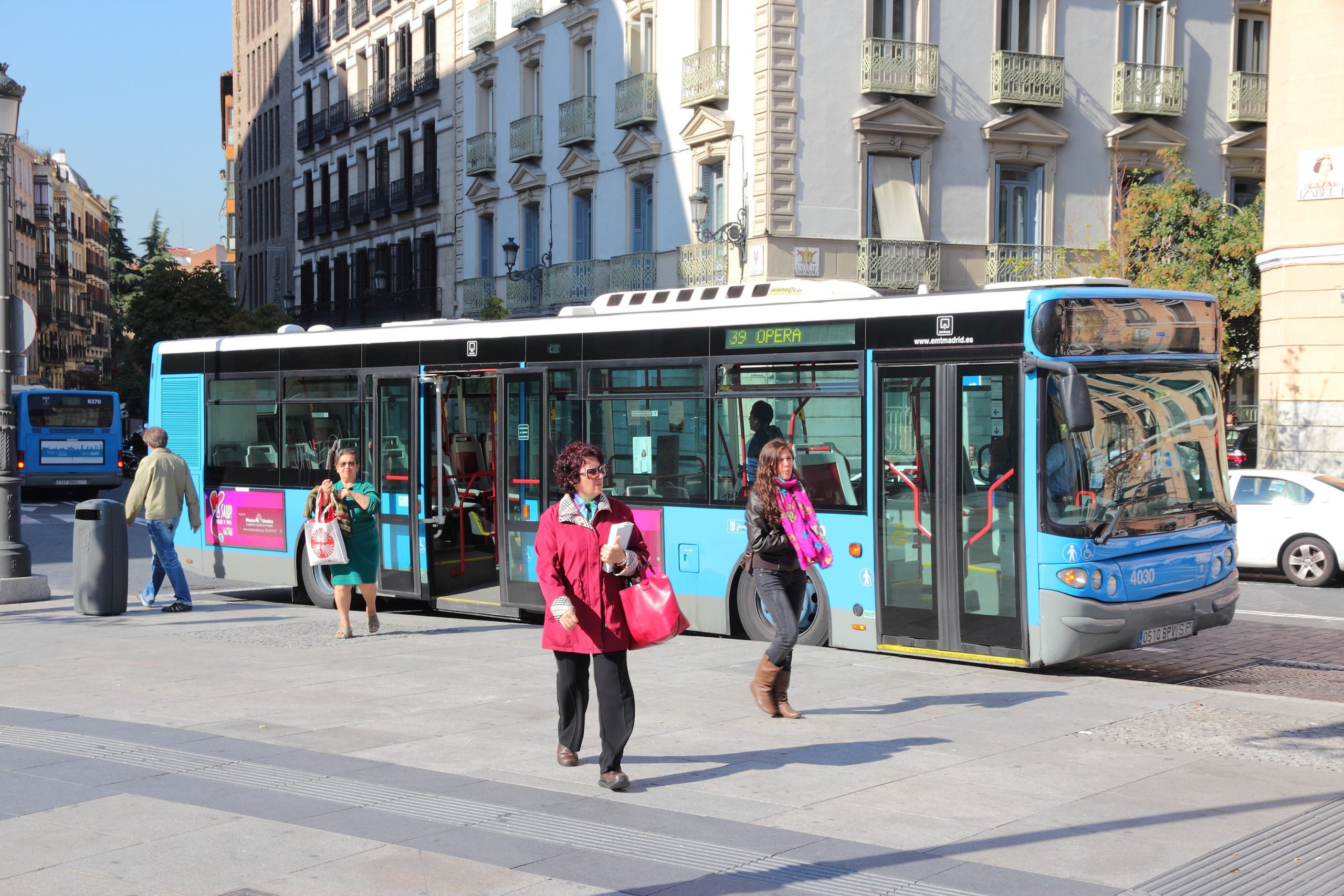 “El transporte público en España es cada vez más público”, afirma el Gobierno español