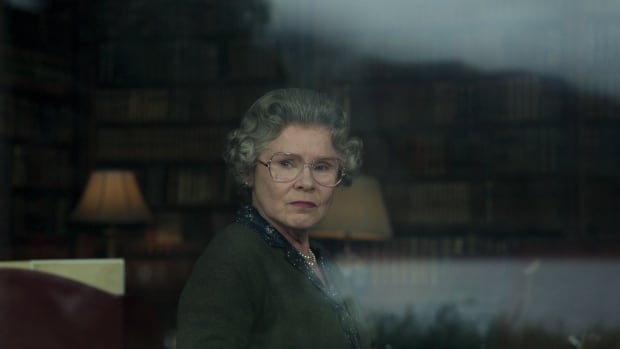 Royal Pain: Netflix agrega un descargo de responsabilidad al tráiler de The Crown después de que Judi Dench criticara la serie de televisión