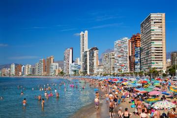 España levanta todas las restricciones de Covid restantes para los turistas