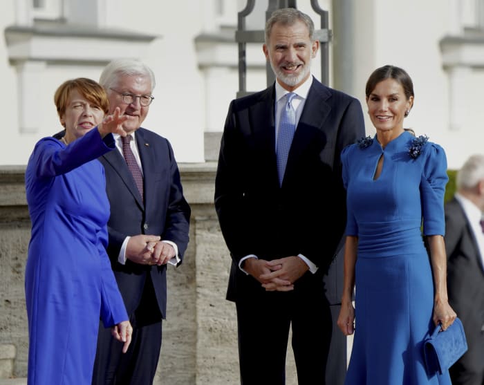 Miembros de la familia real española inician visita de Estado aplazada a Alemania