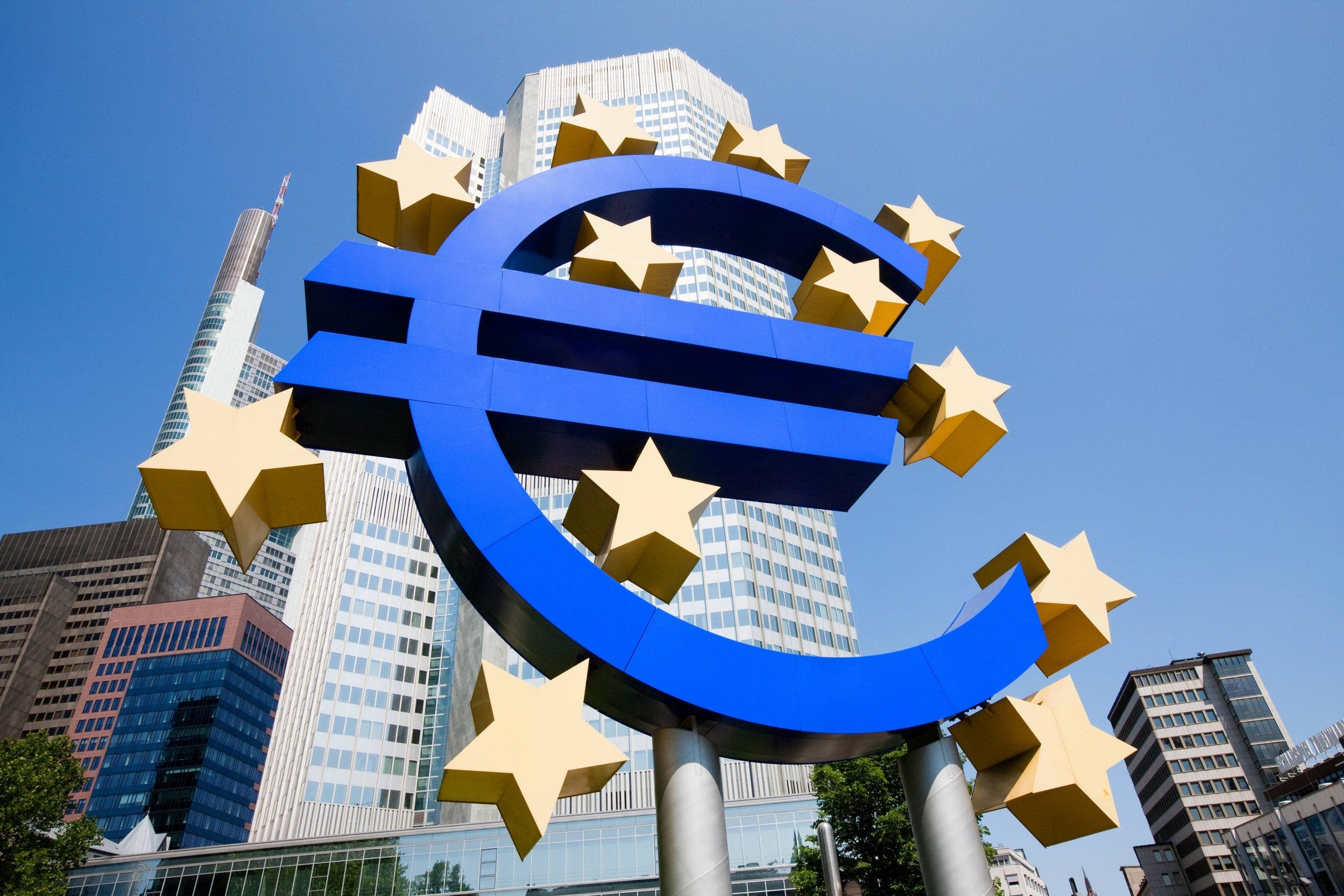Registro del euro fuera del Banco Central Europeo, Frankfurt, Alemania