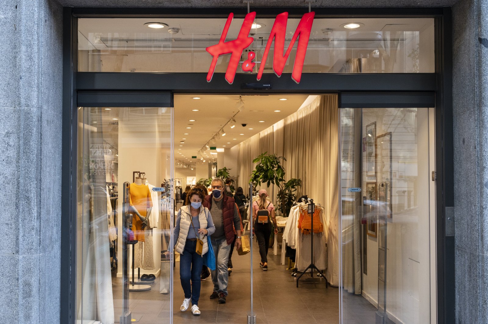 El gigante sueco de la moda H&M eliminará 1.500 puestos de trabajo en una campaña de ahorro