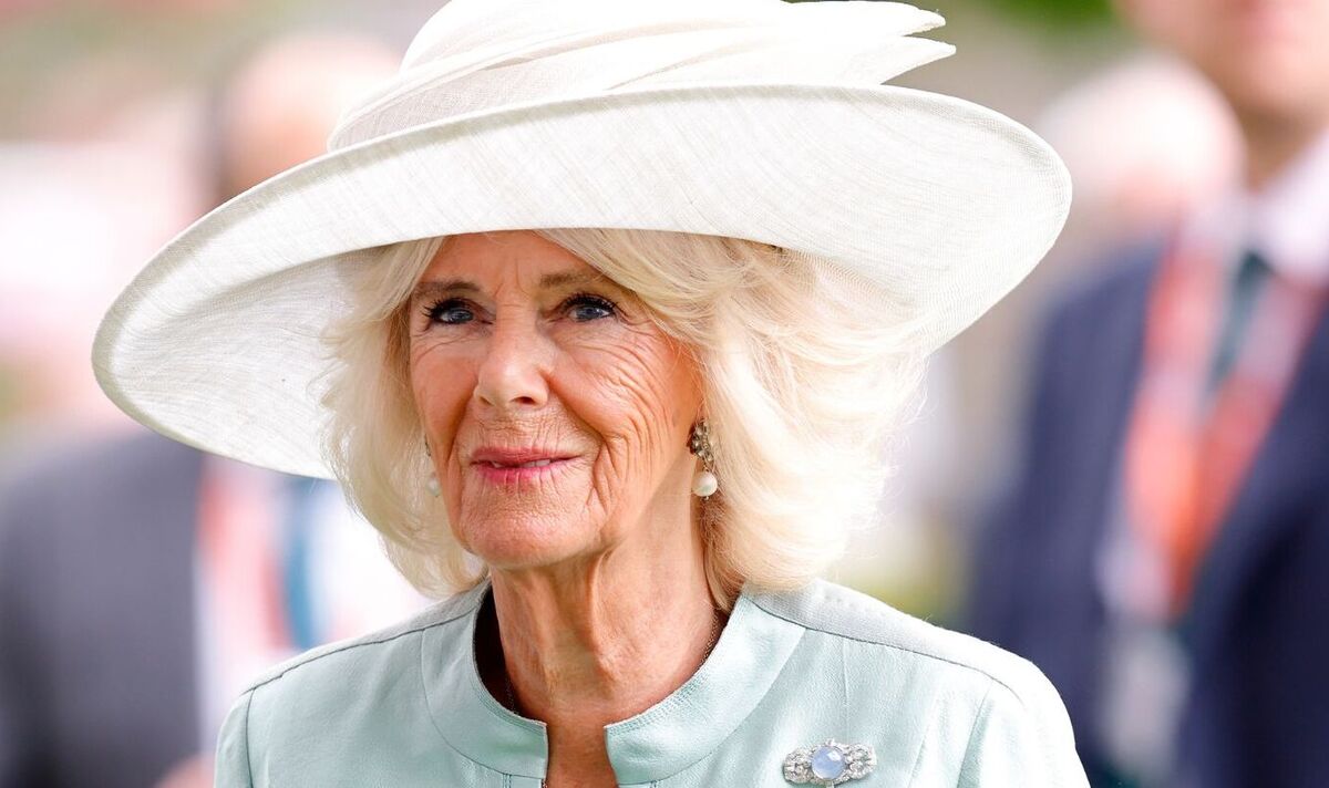 La reina Isabel tomó una decisión "impopular" sobre su boda, pero nadie pudo "convencer" a Camilla