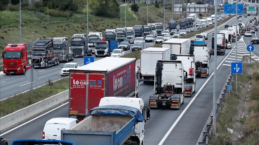 Spain’s indefinite trucker strike called off after less than 2 days